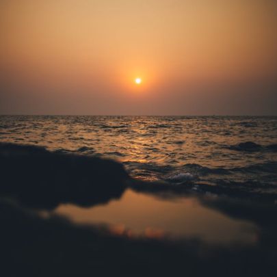 Alarmnummers schadeverzekeraars en de links om een schade te melden.