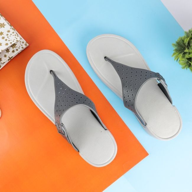 Header afbeelding voor Als ik met slippers in een auto rijd, ben ik gewoon verzekerd. Of niet...