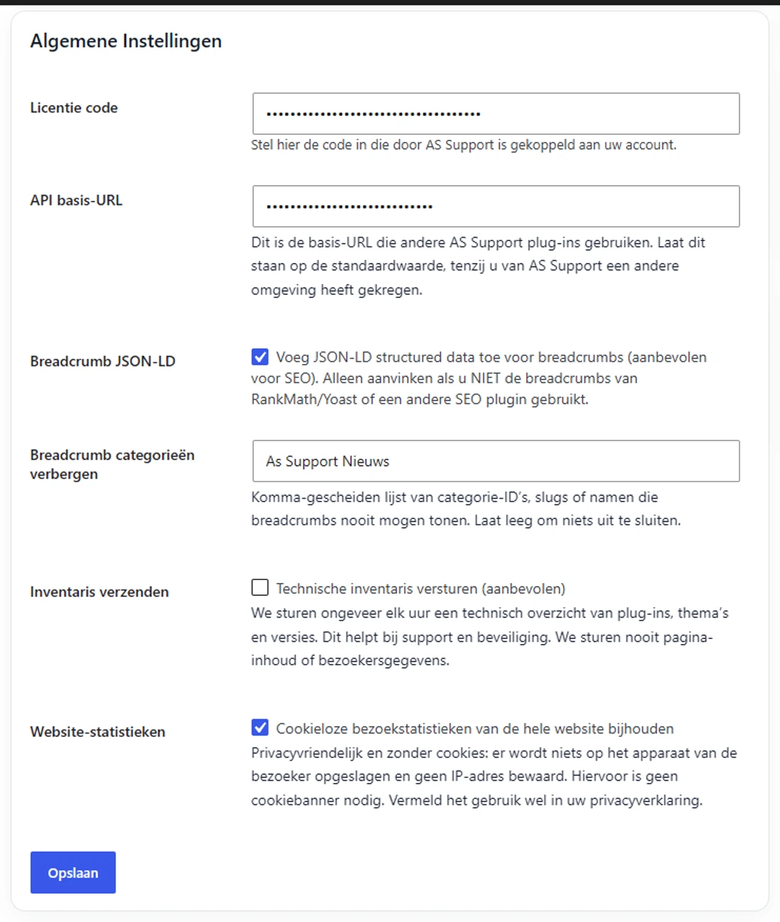 Het scherm Algemene Instellingen van de Platform Connector. Van boven naar beneden: het veld Licentie code met afgedekte inhoud, het veld API basis-URL, de aangevinkte keuze Breadcrumb JSON-LD, het veld Breadcrumb categorieen verbergen, de uitgevinkte keuze Technische inventaris versturen, en de aangevinkte keuze Cookieloze bezoekstatistieken. Onderaan de knop Opslaan.