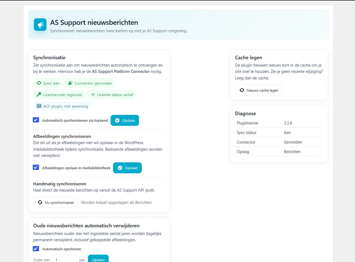 Het scherm AS Support nieuwsberichten. Links het blok Synchronisatie met groene meldingen dat de synchronisatie aan staat, de connector is gevonden, de licentiecode is ingevuld en de licentie actief is. Daaronder de keuzes Automatisch synchroniseren via backend en Afbeeldingen opslaan in mediabibliotheek, elk met een eigen knop Opslaan, en de knop Nu synchroniseren. Onderaan het blok Oude nieuwsberichten automatisch verwijderen. Rechts de blokken Cache legen en Diagnose.